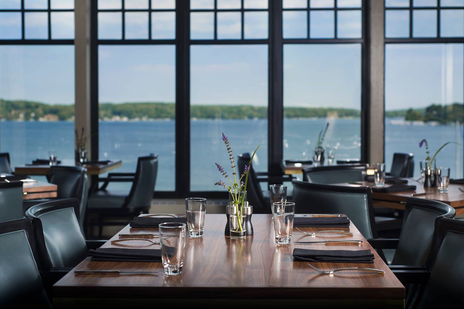 Tips For Choosing A Restaurant On The Lake Geneva Waterfront